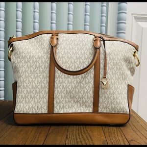 Beckett Large Logo Satchel in Vanilla
